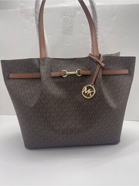 Michael Kors Carson CZ EW Large Signature Logo Tote Shoulder Bag
Brown 
NWT